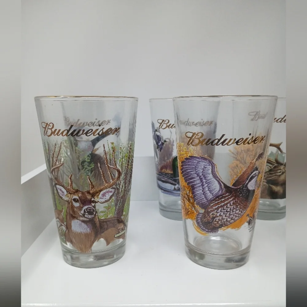Budweiser Wildlife Collector Pint Glasses Set – Vintage Beer Glasses with Wildli